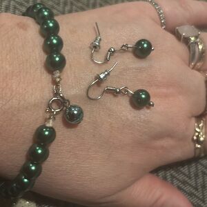 Set Of bracelet in earrings Elegant Green Beaded Bracelet